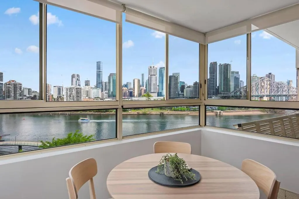 Stunning! Skyline City, Water + Story Bridge Views Brisbane