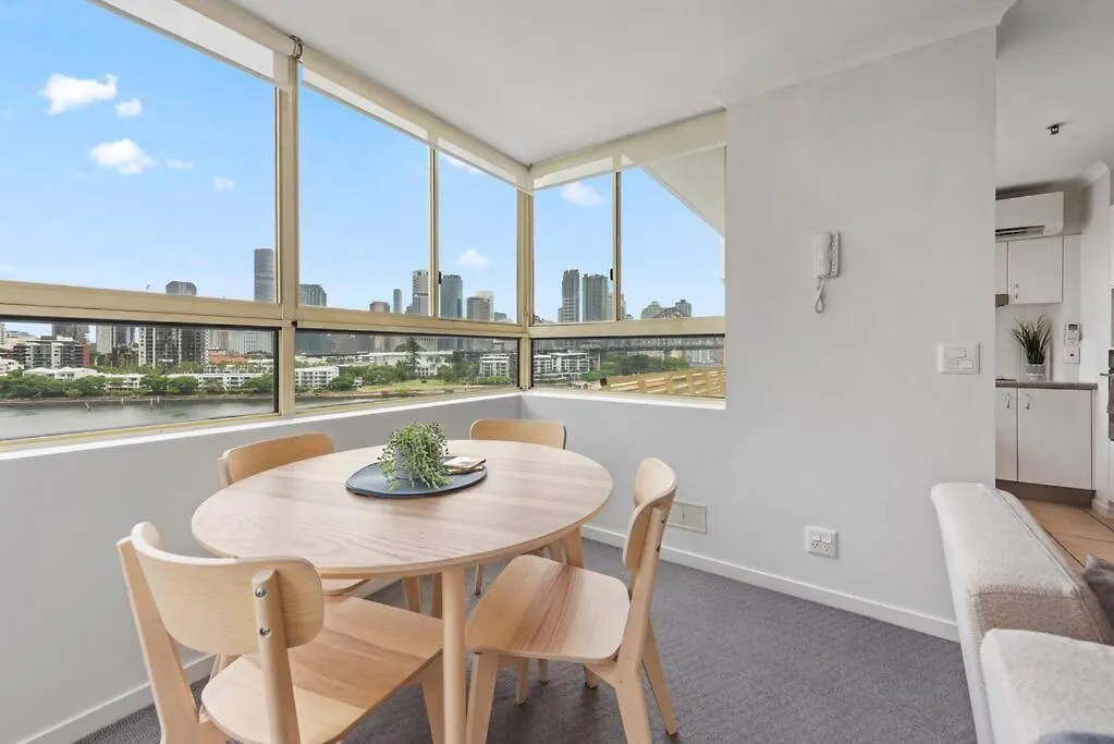 Apartment Stunning! Skyline City, Water + Story Bridge Views Brisbane